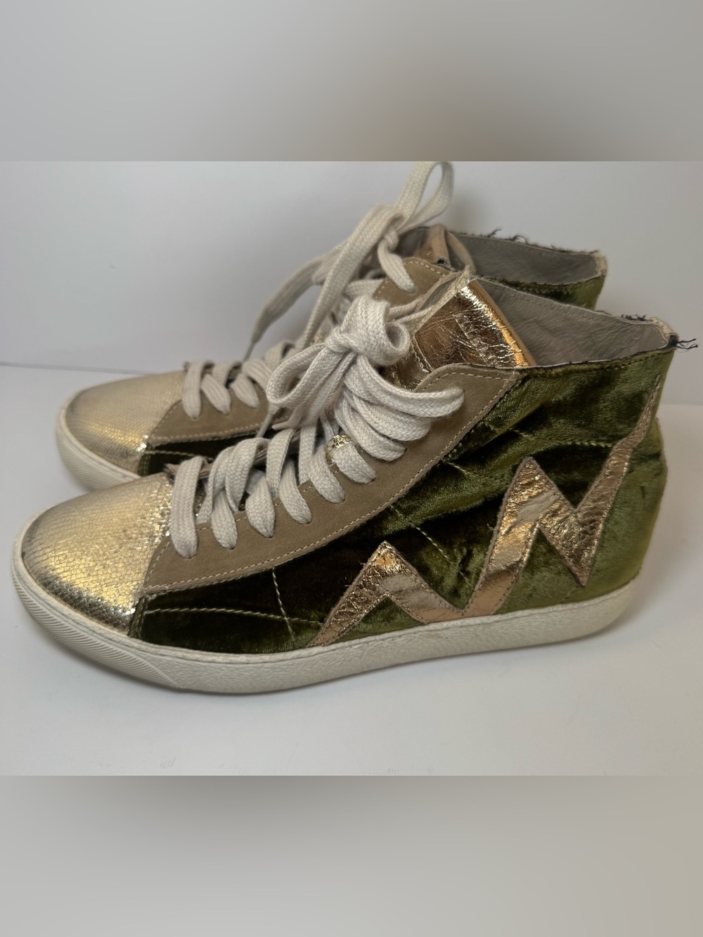 AllSaints Tundy Bolt Velvet High Top Sneakers
Green & Gold Metallic size 8